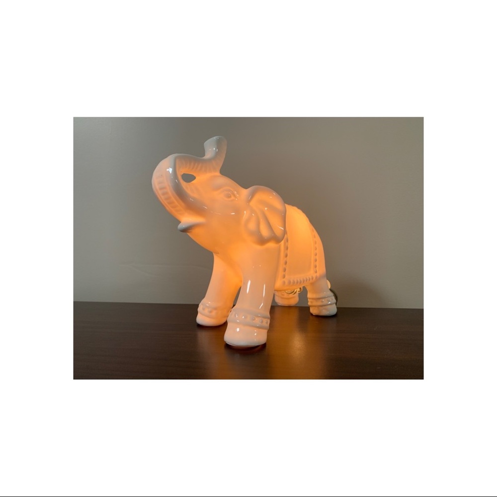 Elephant Light